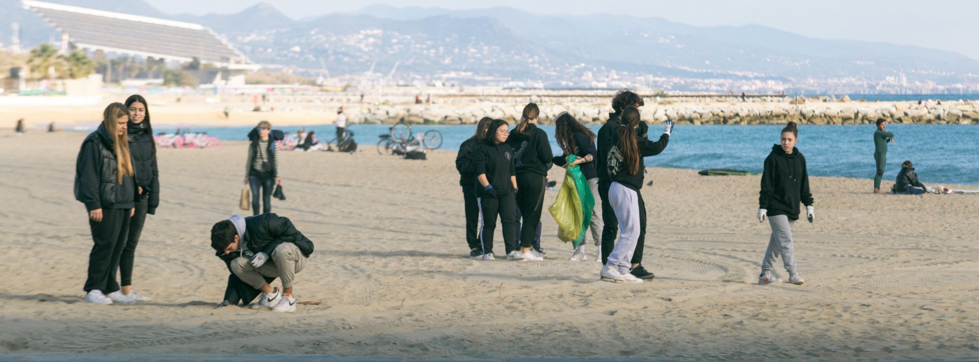 Neteja platja del Bogatell Barcelona